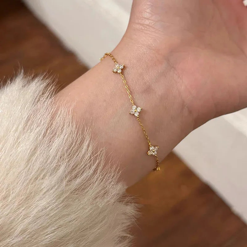 Luna Necklace